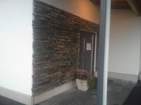 Oriveden luonnonpintainen liuskekivitiili